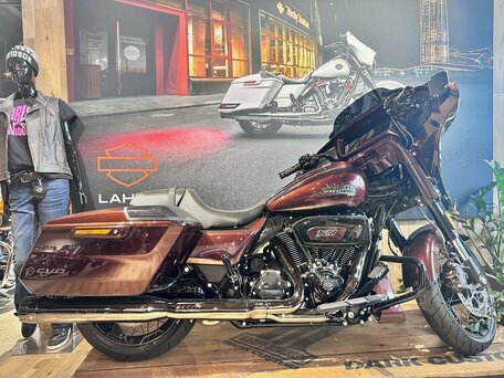 2024 Harley-Davidson CVO Street Glide, пурпурный, 5550000 рублей, вид 2