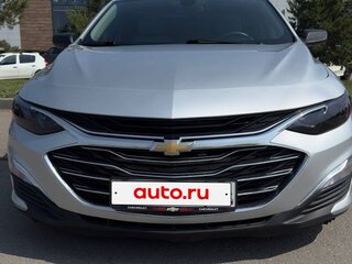 2020 Chevrolet Malibu IX Рестайлинг, серебристый, 1790000 рублей, вид 3