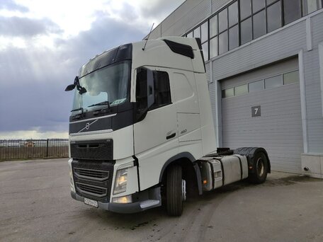 2016 Volvo FH, белый, 7050000 рублей, вид 2