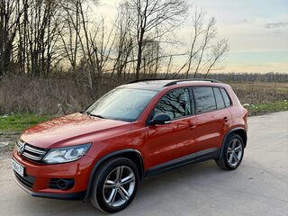 2016 Volkswagen Tiguan Euro 6 I Рестайлинг, красный, 1400000 рублей, вид 3