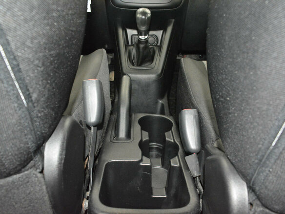2015 Kia Venga 5-speed I Рестайлинг, красный, 895000 рублей - вид 16