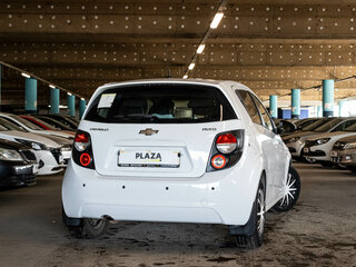 2012 Chevrolet Aveo II, белый, 650000 рублей, вид 3