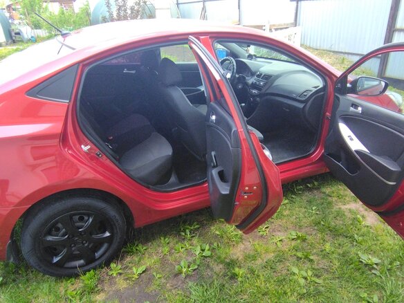 2012 Hyundai Solaris I, красный, 910000 рублей - вид 5