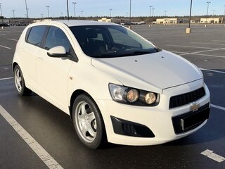 2014 Chevrolet Aveo II, белый, 785000 рублей, вид 1