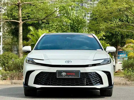 2025 Toyota Camry IX (XV80) China Market, серебристый, 3615000 рублей, вид 2