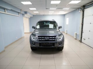 2013 Mitsubishi Pajero IV Рестайлинг 1, серый, 1799000 рублей, вид 1