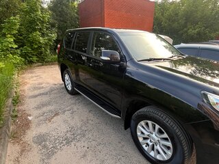 2014 Toyota Land Cruiser Prado 150 Series Рестайлинг 1, чёрный, 3550000 рублей, вид 3
