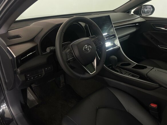 2022 Toyota Avalon V, чёрный, 3000000 рублей - вид 9