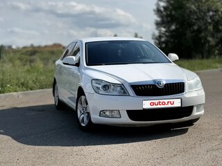 2013 Skoda Octavia II (A5) Рестайлинг, белый, 850000 рублей, вид 2