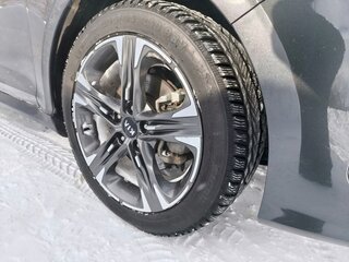 2021 Kia K5 III, серый, 2600000 рублей, вид 2