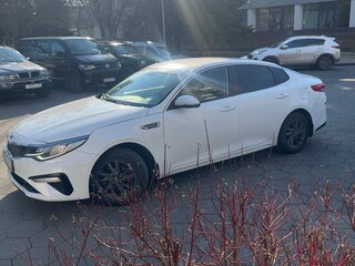 2019 Kia Optima IV Рестайлинг, белый, 1750000 рублей, вид 4