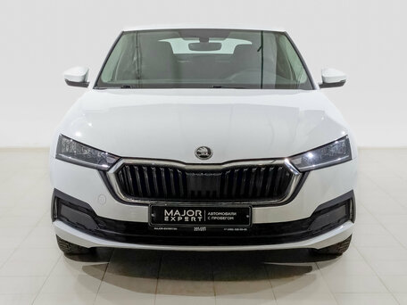 2021 Skoda Octavia IV (A8), белый, 2125000 рублей, вид 2