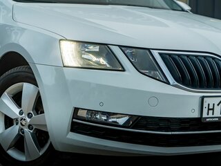 2019 Skoda Octavia III (A7) Рестайлинг, белый, 1890000 рублей, вид 5