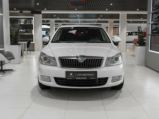 2012 Skoda Octavia II (A5) Рестайлинг, белый, 835000 рублей, вид 3
