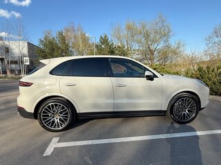 2020 Porsche Cayenne III, серый, 8050000 рублей, вид 3
