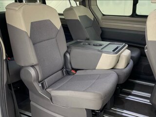 2022 Volkswagen Multivan T7, серебристый, 4250000 рублей, вид 5