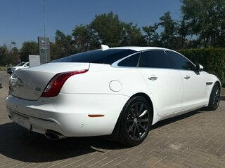 2018 Jaguar XJ IV (X351) Рестайлинг, белый, 3900000 рублей, вид 2