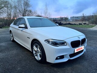2014 BMW 5 серии 528i xDrive VI (F10/F11/F07) Рестайлинг, белый, 1990000 рублей, вид 3