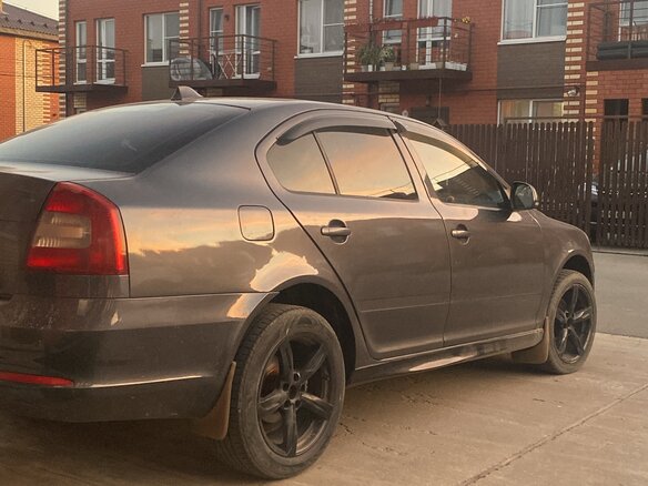 2011 Skoda Octavia II (A5) Рестайлинг, серый, 600000 рублей - вид 2