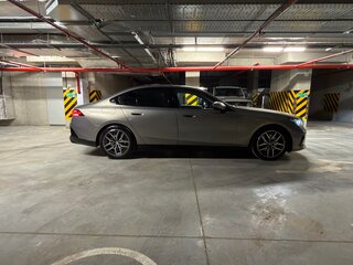 2025 BMW 5 серии 523d VIII (G60/G61/G68), серый, 7500000 рублей, вид 5