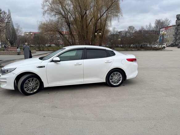 2017 Kia Optima IV, белый, 800000 рублей - вид 3