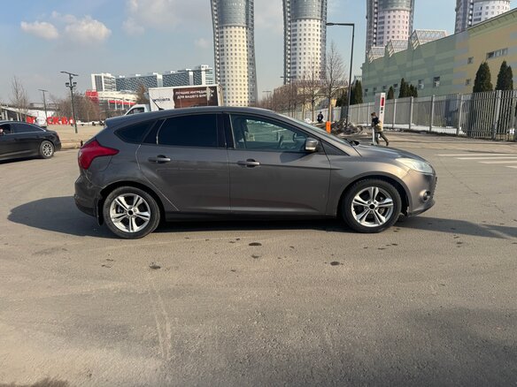 2011 Ford Focus III, серый, 500000 рублей - вид 1