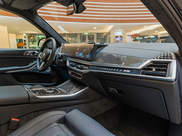 2026 BMW X5 40i IV (G05/G18) Рестайлинг, чёрный - вид 15