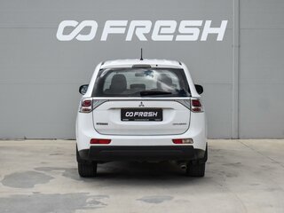 2014 Mitsubishi Outlander III Рестайлинг, белый, 1243000 рублей, вид 4