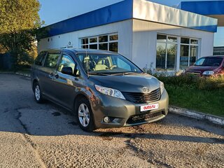 2011 Toyota Sienna III, зелёный, 2300000 рублей, вид 3
