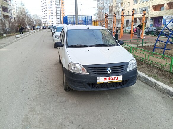 2013 Renault Logan I Рестайлинг, белый, 1000000 рублей