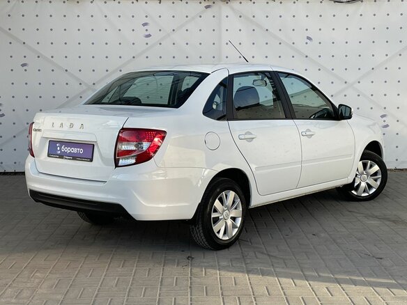 2025 Lada (ВАЗ) Granta I Рестайлинг, белый, 885000 рублей - вид 4