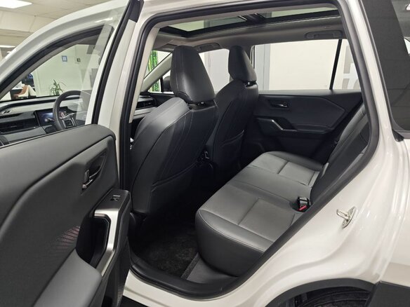 2026 Toyota RAV4 VI (XA60), белый, 4850000 рублей - вид 18