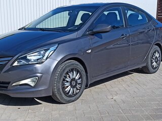 2015 Hyundai Solaris I Рестайлинг, серый, 630000 рублей, вид 1