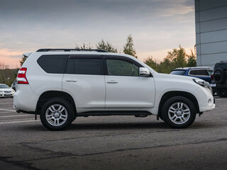 2015 Toyota Land Cruiser Prado 150 Series Рестайлинг 1, белый, 3364020 рублей, вид 4