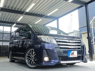 2017 Toyota Noah III (R80), фиолетовый, 1994500 рублей, вид 3