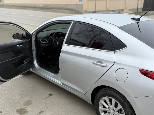 2018 Hyundai Solaris II, серебристый, 1400000 рублей - вид 19