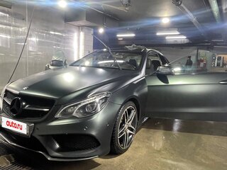 2014 Mercedes-Benz E-Класс 200 IV (W212, S212, C207) Рестайлинг, серебристый, 2250000 рублей, вид 1