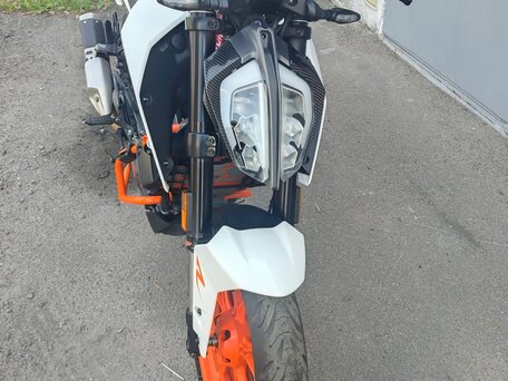 2018 KTM 390 Duke, белый, 480000 рублей, вид 2