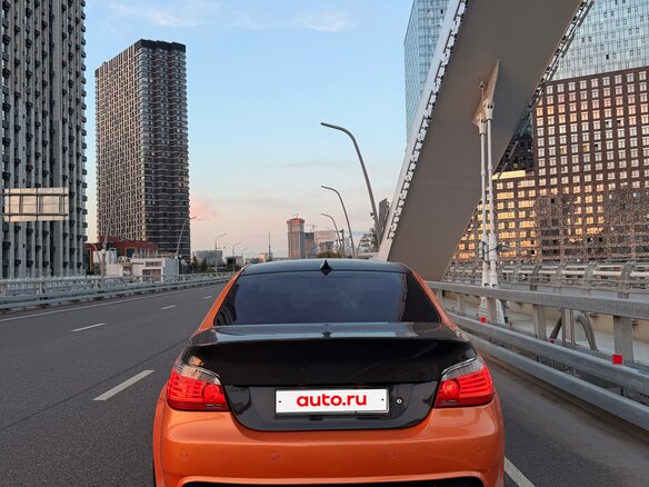 2005 BMW M5 IV (E60/E61), оранжевый, 4000000 рублей - вид 12