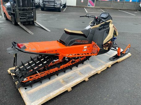 2024 Polaris 9R RMK Khaos Slash 155, бежевый, 2406207 рублей, вид 2