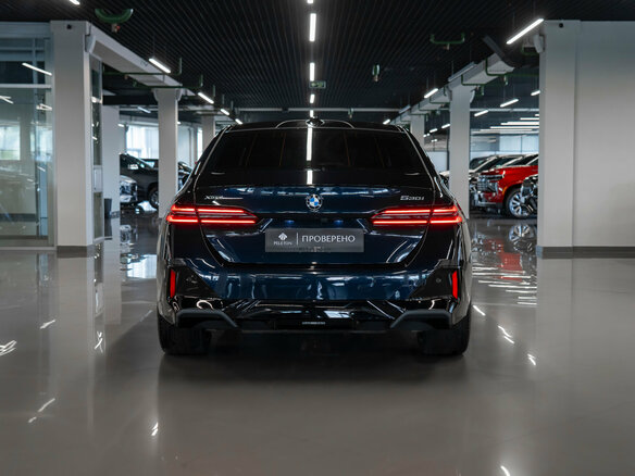 2024 BMW 5 серии 530i xDrive VIII (G60/G61/G68), синий, 8500000 рублей - вид 5