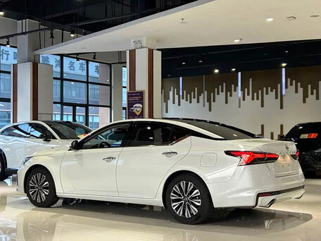 2025 Nissan Altima VI (L34) Рестайлинг, белый, 2000000 рублей, вид 5