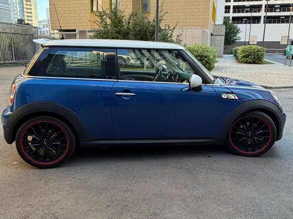 2012 Mini Hatch Cooper S II (R56) Рестайлинг, синий, 1470000 рублей - вид 4