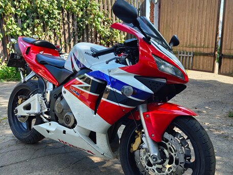 2004 Honda CBR 600RR, красный, 370000 рублей, вид 2