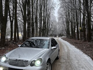 2003 Mercedes-Benz C-Класс 180 II (W203), серебристый, 500000 рублей, вид 4