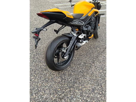 2025 Triumph Street Triple, жёлтый, 1200000 рублей, вид 3
