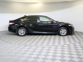 2020 Toyota Camry VIII (XV70), чёрный, 2549000 рублей, вид 4