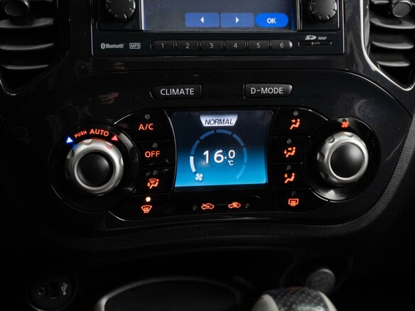 2011 Nissan Juke I, белый - вид 15