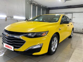 2022 Chevrolet Malibu IX Рестайлинг, жёлтый, 2100000 рублей, вид 1