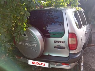 2004 Chevrolet Niva I, серебристый, 205000 рублей, вид 3